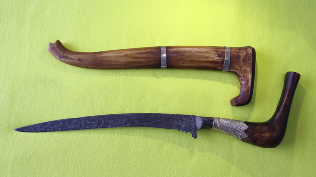 Rencong diyakini mewakili bentuk kalimat Bismillah (Koleksi Tarmizi A Hamid). Foto: Suparta/acehkini