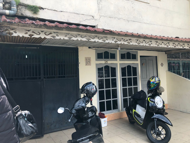 Kantor pinjaman online di Pontianak yang digerebek Polda Kalbar. Foto: Leo Prima/Hi!Pontianak