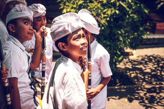 Ilustrasi Pupuh Sinom Bali. Sumber foto : pexels.com