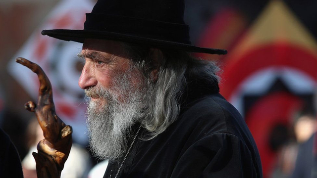 Ian Brackenbury Channell menjadi tukang sihir resmi kota Christchurch di Selandia Baru selama 23 tahun.