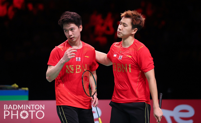 Kevin Sanjaya Sukamuljo/Marcus Fernaldi Gideon saat melawan pemain Denmark Kim Astrup/Anders Skaarup Rasmussen di Thomas Uber Cup. Foto: Yves Lacroix/Badmintonphoto/BWF