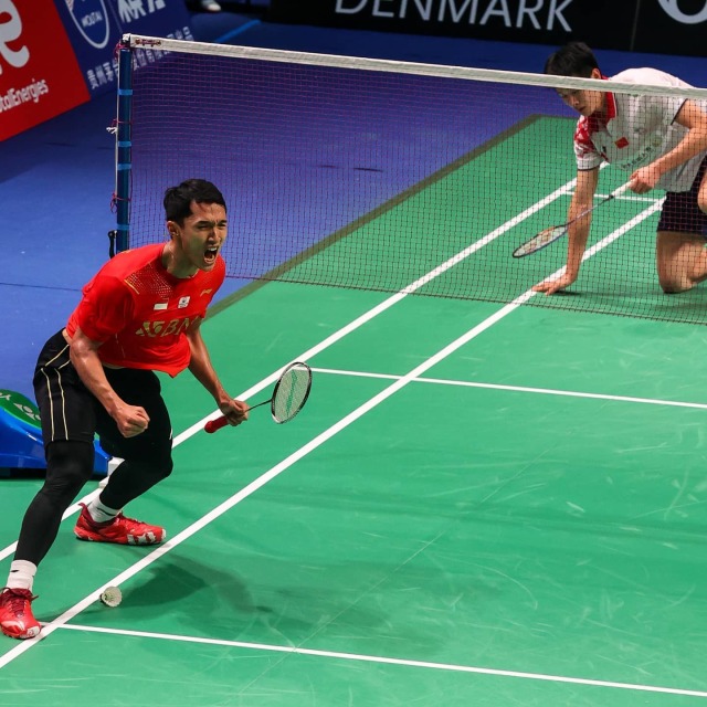 Selebrasi Jonathan Christie setelah mengalahkan Li Shi Feng. (Sumber: BWF)