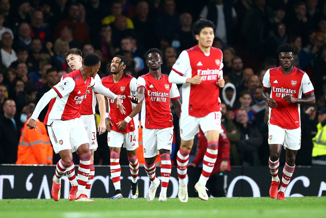 Selebrasi pemain Arsenal usai mencetak gol ke gawang Crystal Palace pada pertandingan lanjutan Liga Inggris di Stadion Emirates, London, Inggris. Foto: Hannah McKay/REUTERS