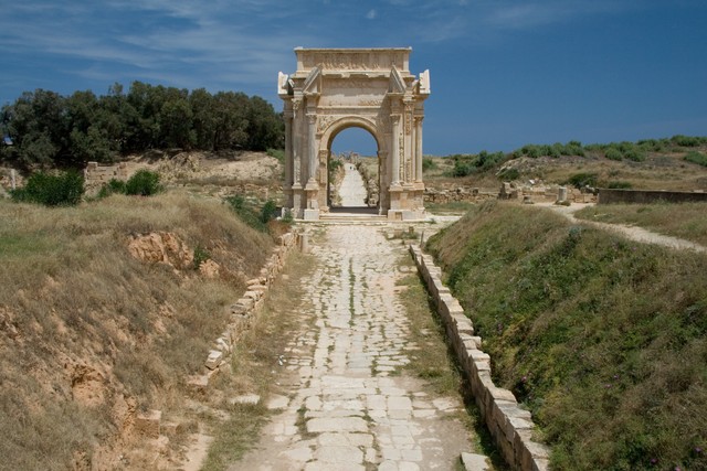 Leptis Magna, dokumentasi foto: Wikimedia Commons.