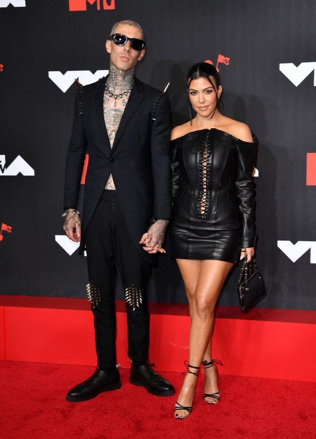 Kourtney Kardashian dan Travis Barker. Foto: ANGELA WEISS/AFP