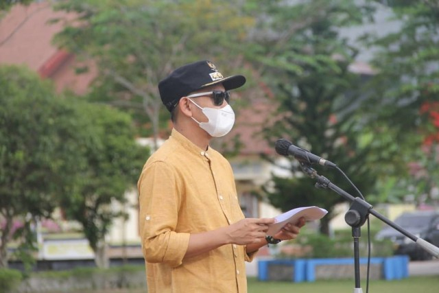 Wali Kota Palangka Raya, Fairid Naparin.