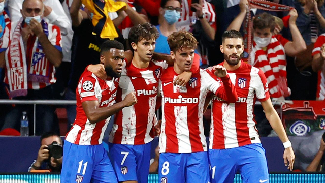 Selebrasi pemain Atletico Madrid usai mencetak gol ke gawang Liverpool pada pertandingan Grup B Liga Champions di Stadion Wanda Metropolitano, Madrid, Spanyol. Foto: Juan Medina/REUTERS