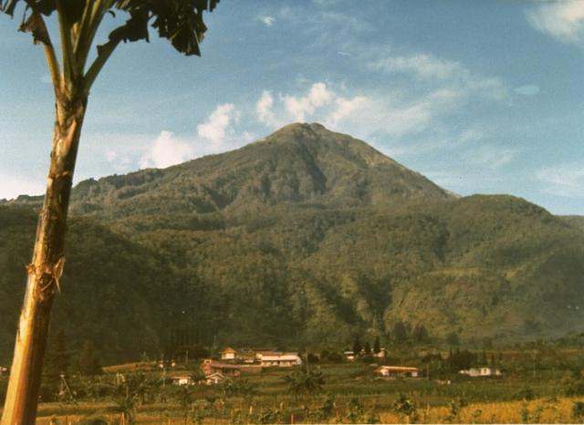 Gunung Lawu. Foto: Wikipedia