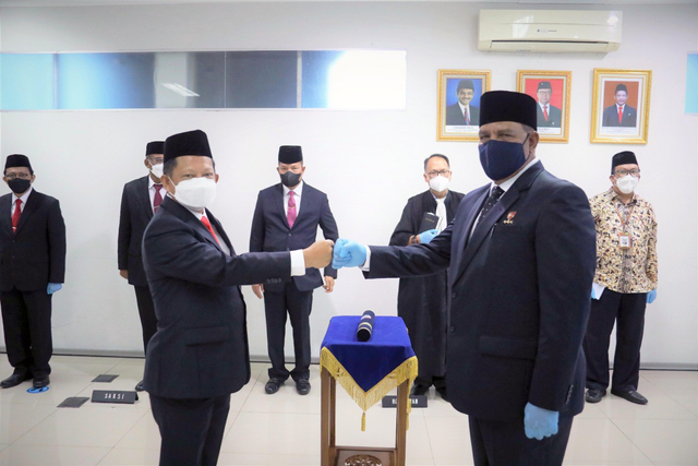 Pelantikan Komjen Paulus Waterpauw menjadi Deputi Bidang Pengelolaan Potensi Kawasan Perbatasan. Foto: Dok.BNPP