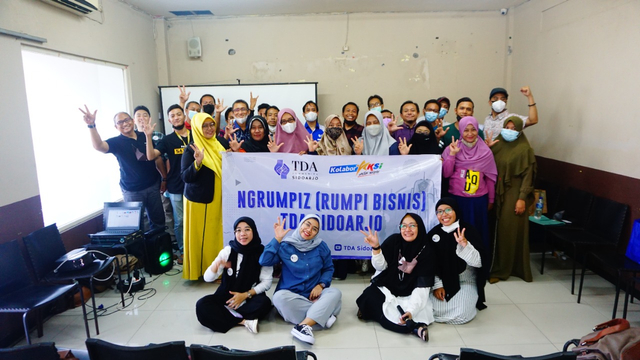 Para anggota TDA Sidoarjo usai gelar acara Ngrumpiz. dok