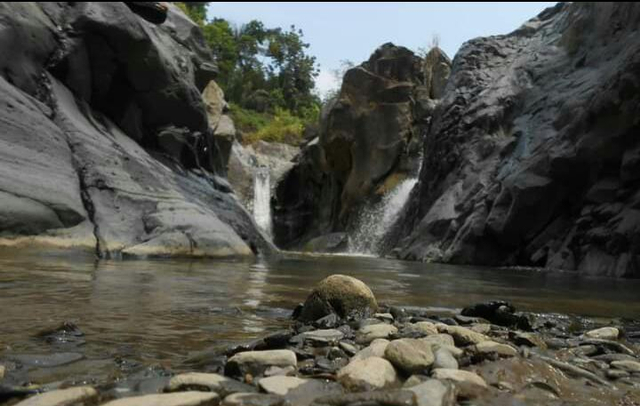 Curug Penganten. 