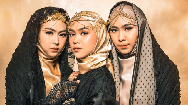 Ria Ricis dan kedua kakaknya. Foto: Instagram.com/dr.shindyputri