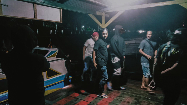 Terduga pelaku pemerkosaan saat digiring ke kantor polisi. Foto: Istimewa