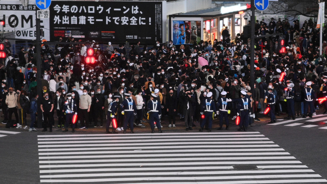 Potret kawasan Shibuya di Jepang yang kembali sibuk. Foto: Yuki Iwamura/AFP