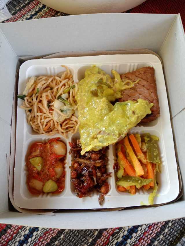 Nasi Berkat, Sumber : Dokumen Pribadi