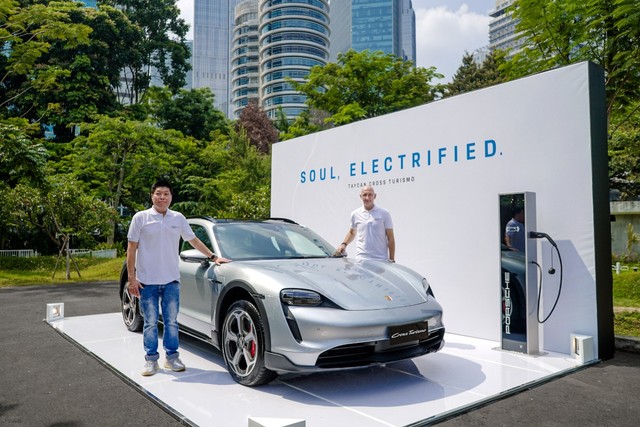 Puluncuran Porsche Taycan Cross Turismo di Jakarta Pusat (25/10). Foto: Dok. Porsche Indonesia