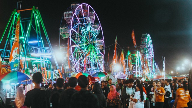 Ilustrasi pasar malam. Foto: Pexels