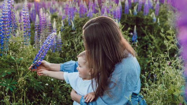 Sosok ibu. foto: Unsplash.com/lianamikah