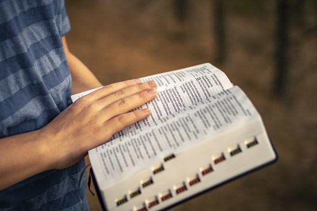 Ilustrasi Efesus 4 Ayat 29 Foto: Unsplash