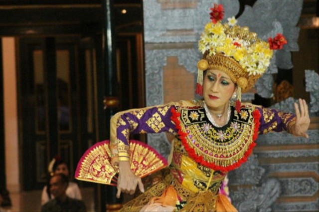 Mengenal Tokoh Tari Didik Nini Thowok, Foto: Kemdikbud  