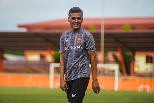 Persiraja Banda Aceh mengumumkan resmi mengakhiri kerja sama dengan pelatih kepala Hendri Susilo. Foto: Dok. Persiraja