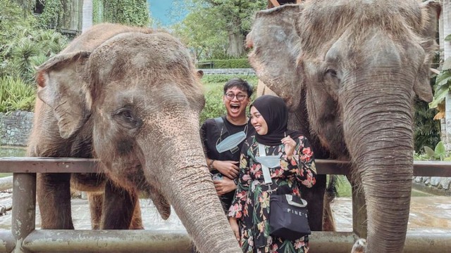 Mumuk Gomez tampil berhijab. foto: Instagram/@mumukgomez