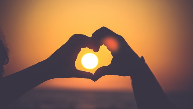 Ilustrasi cinta dan kasih sayang. Foto: Unsplash.com/mayurgala