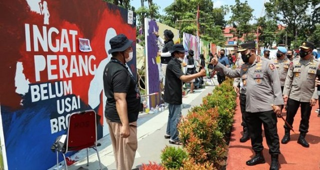 Lomba mural yang digelar Polda babel.
