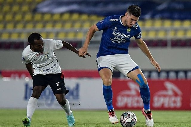 Persib vs Persipura di Liga 1, Sabtu (30/10). Foto: Instagram/@persib