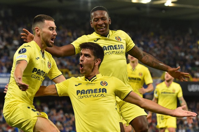Selebrasi pemain Villarreal Gerard Moreno usai mencetak gol ke gawang Chelsea pada pertandingan Piala Super Eropa di Windsor Park, Belfast, Irlandia Utara.Foto: Paul ELLIS / AFP