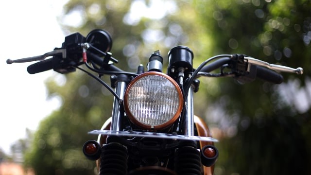 Lampu motor modifikasi Kawasaki W175. Foto: Aditia Noviansyah/kumparan