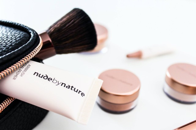 Ilustrasi base make up. Sumber: unsplash