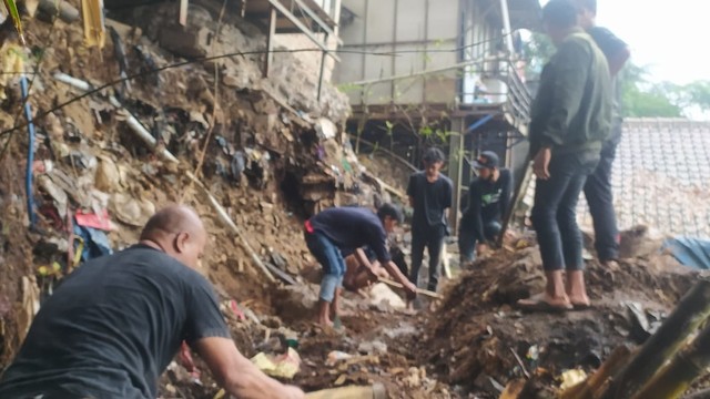 Longsor akibat hujan deras di Dago Bandung. Foto: Dok. Istimewa