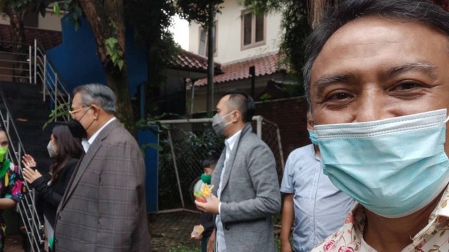 Andi Mallarangeng saat melepas SBY ke Bandara. Foto: Instagram.com/andi_a_mallarangeng/