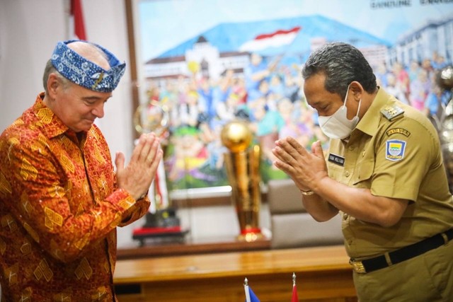 Prancis Tertarik Belajar Soal Penangan Covid-19 Di Kota Bandung