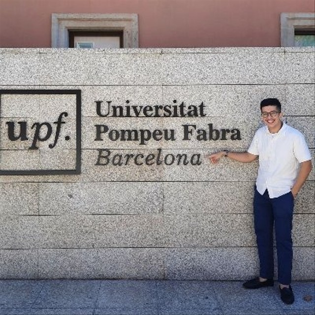 Muhammad Hafizh Irhamna, mahasiswa Fakultas Ilmu Sosial dan Ilmu Politik Universitas Airlangga (FISIP Unair) Angkatan 2018.