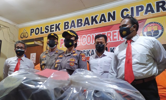 Polisi Tangkap Preman yang Aniaya Pedagang Pasar di Bandung. Foto: Rachmadi Rasyad/kumparan