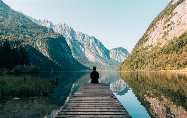 Alam adalah tempat hidup manusia yang bisa dimanfaatkan manusia dalam memenuhi kebutuhan sehari-harinya. Foto: Pexels.com