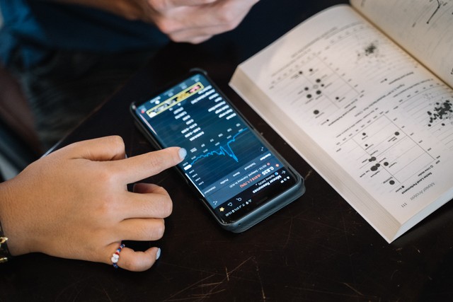 Ilustrasi pengertian dan cara menulis referensi, sumber foto: https://www.pexels.com/