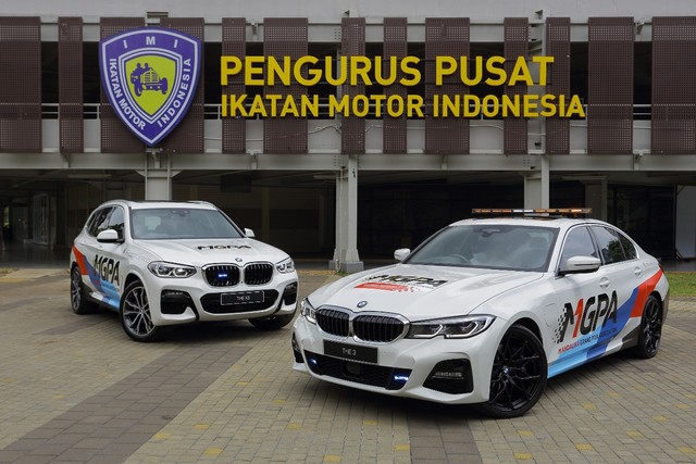 BMW PHEV Jadi Official Car di Sirkuit Mandalika. Foto: dok. BMW Indonesia