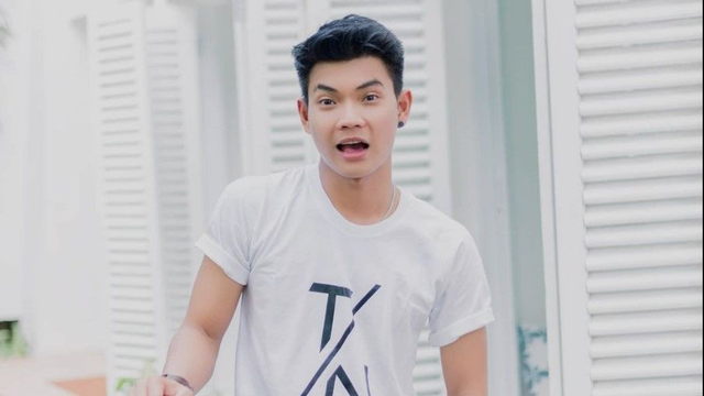 Penyanyi lagu "Aku Bukan Jodohnya", Tri Suaka. Foto: Instagram @xdjtrisuaka.