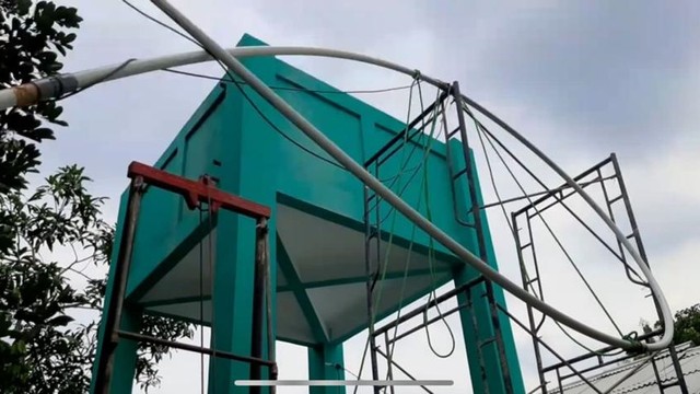 Sumur di Gunung Sindur, Bogor, mengeluarkan semburan mirip gas. Foto: Dok. Istimewa