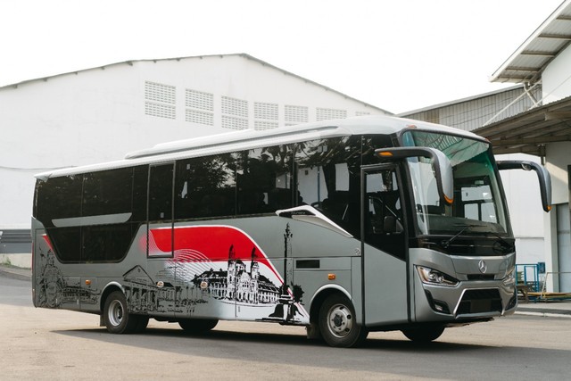 Tampak luar Mercedes-Benz OF 917 garapan karoseri Laksana Foto: Dok. Daimler Indonesia 