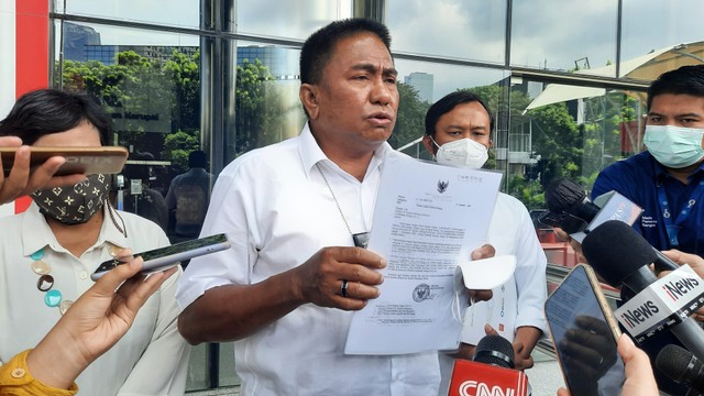 Serikat Karyawan Garuda Indonesia (Sekarga) menyambangi kantor KPK hari ini, Selasa (9/11). Foto: Efira Tamara Thenu/kumparan
