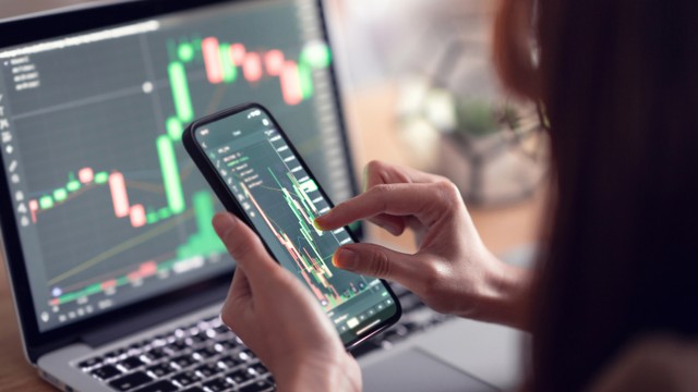 Ilustrasi pergerakan Kripto. Foto: Shutterstock