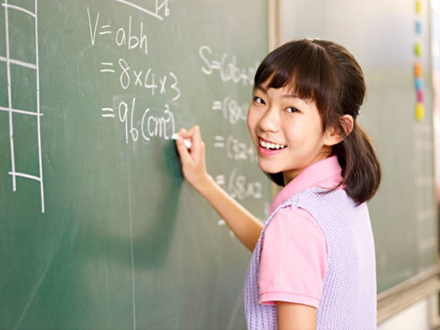 Dalam matematika, konstanta adalah suatu bilangan tunggal yang nilainya tidak berubah-ubah (konstan). Foto: iStock
