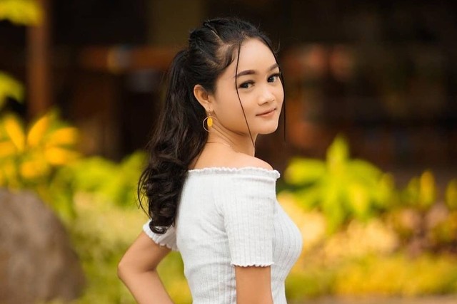 Penyanyi Lagu Lelah Kaki Melangkah Sesat dan Tanpa Arah, Safira Inema. Foto: instagram.com/safira_inema
