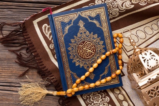 Alquran dan Tasbih. Foto: Freepik
