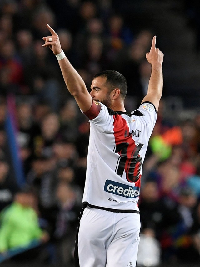 Jordi Amat saat bermain di Rayo Vallecano. Foto: Lluis Gene/AFP