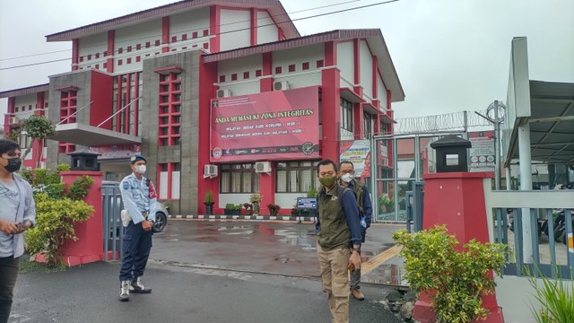 Ketua Tim Pemantauan dan Penyelidikan Komnas HAM Tama Tamba di Lapas Narkotika Klas II A Yogyakarta atau Lapas Pakem di Sleman, Rabu (10/11). Foto: Arfiansyah Panji Purnandaru/kumparan
